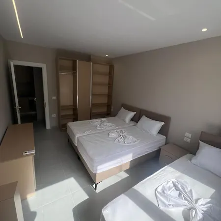 Rrethrrotullim Golemit Apartment Golem (Tirana)
